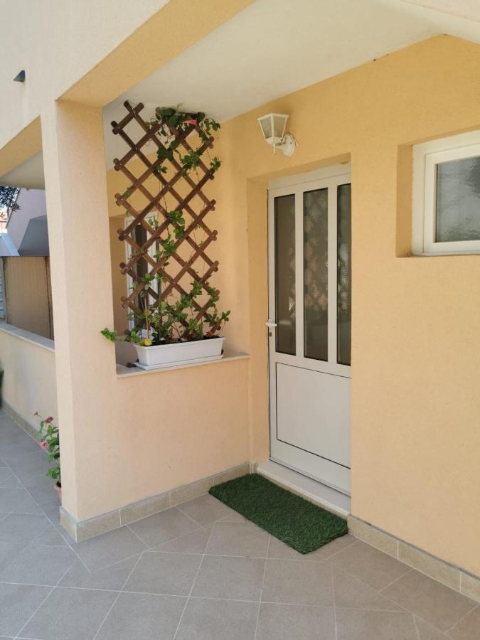 Apartment Branka Kustura Хвар Экстерьер фото