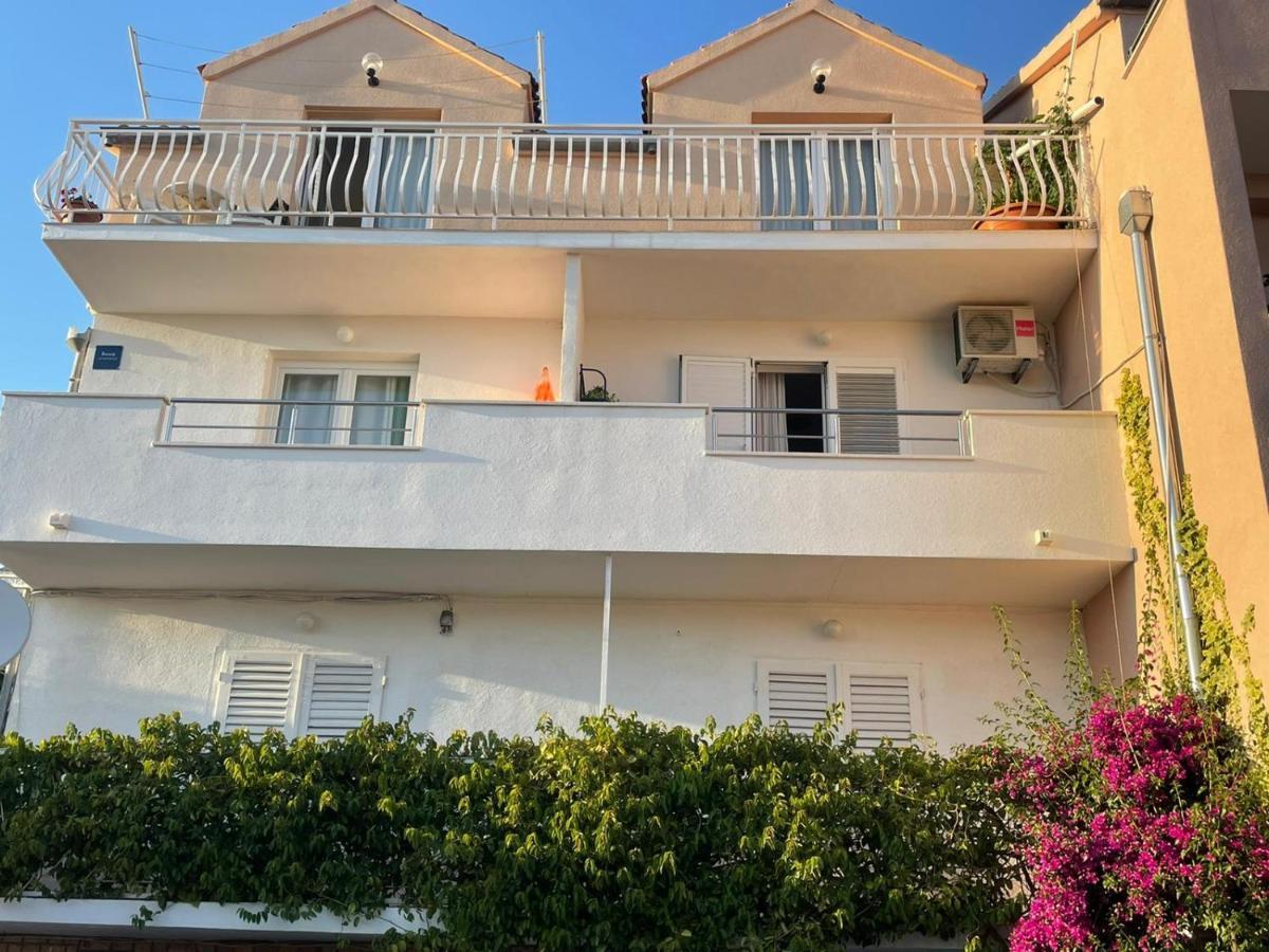 Apartment Branka Kustura Хвар Экстерьер фото